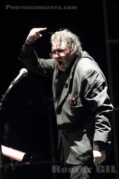 GLENN BRANCA ENSEMBLE - 2011-05-28 - PARIS - Espace Charlie Parker - Grande Halle - 